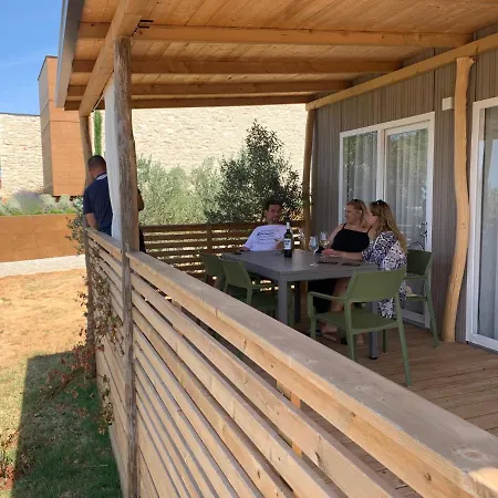 Papafigo Glamping * 沃德年