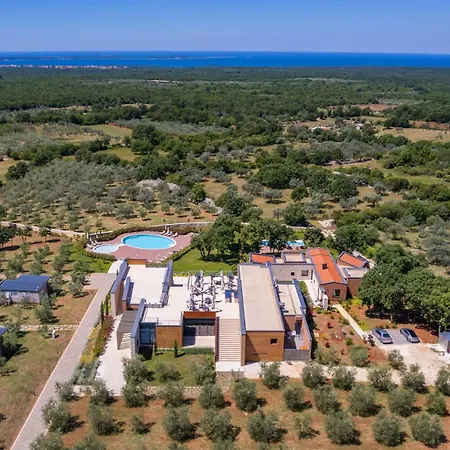 Papafigo Glamping 沃德年